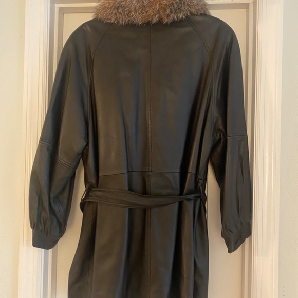Leather jacket with fox fur collar - Picture 2 of 2